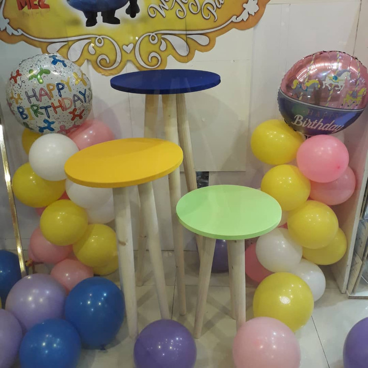 میز چوبی سه پایه (اجاره تهران حضوری)